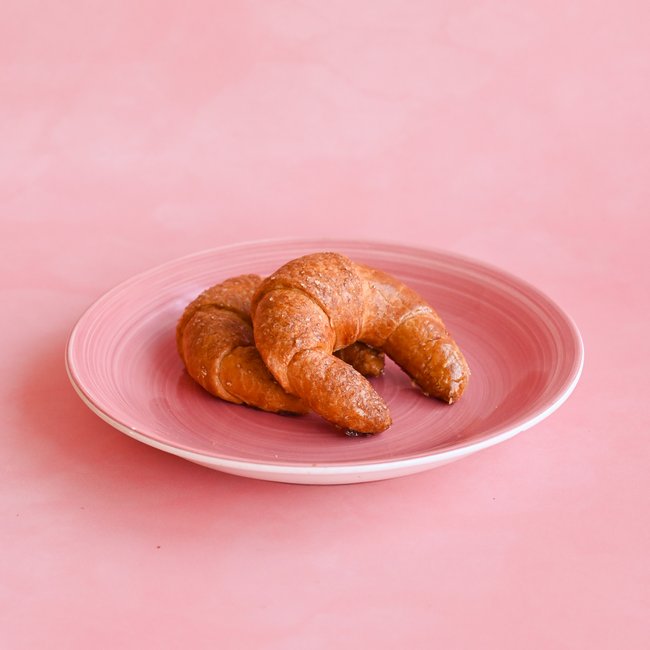 Rogaliki z maliną, wiśnią, jagoda, truskawką, morelą